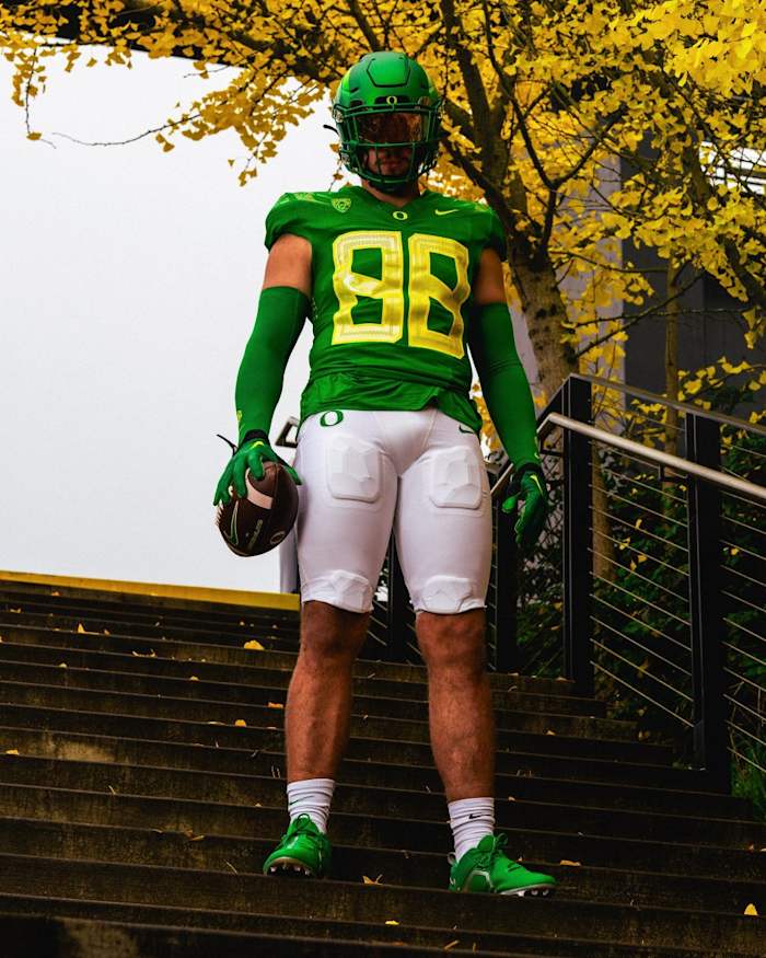 Oregon Ducks tight end Patrick Herbert models the uniform combination for week 13 against Oregon State.